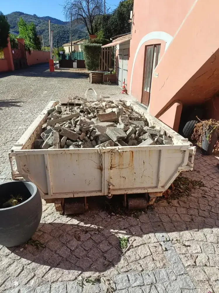 Récupération des gravats pour garder un chantier propre et dégagé